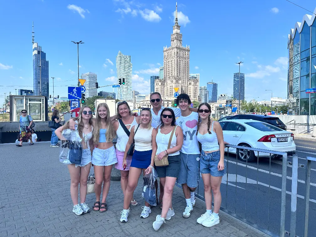 Group exploring together